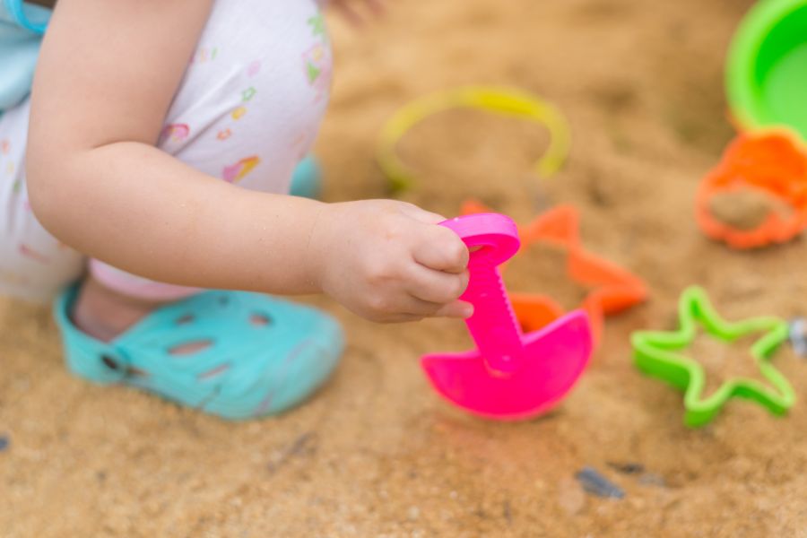 Outdoor Activities for Kids - sand play