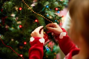 Christmas Bucket List - decorating tree