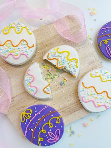 sprinkled filled cookies
