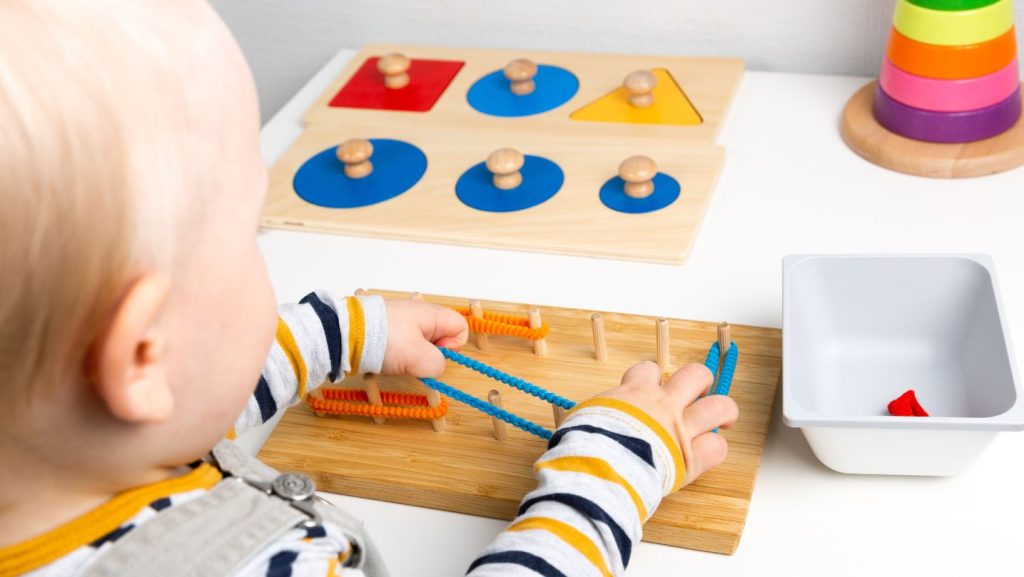 Montessori play