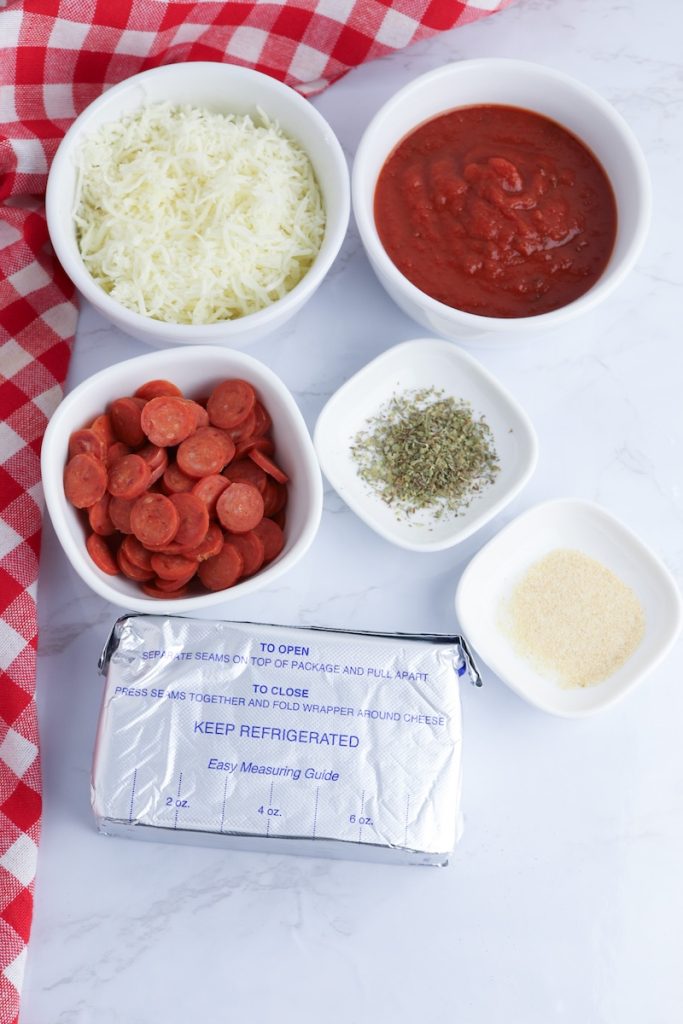 baked pizza dip ingredients