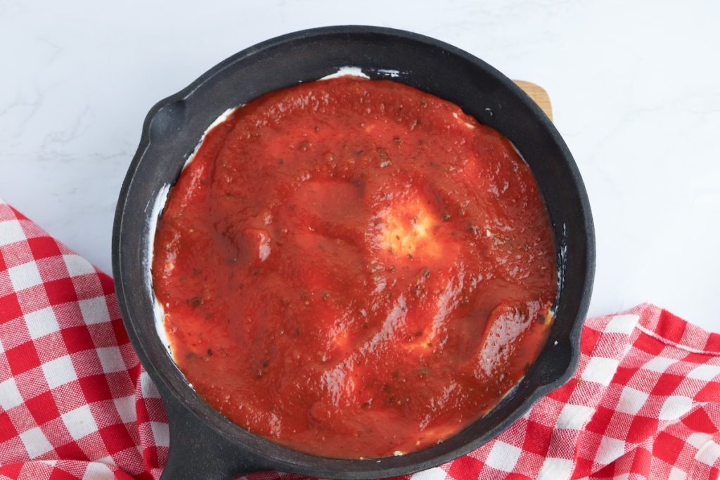 spread marinara sauce