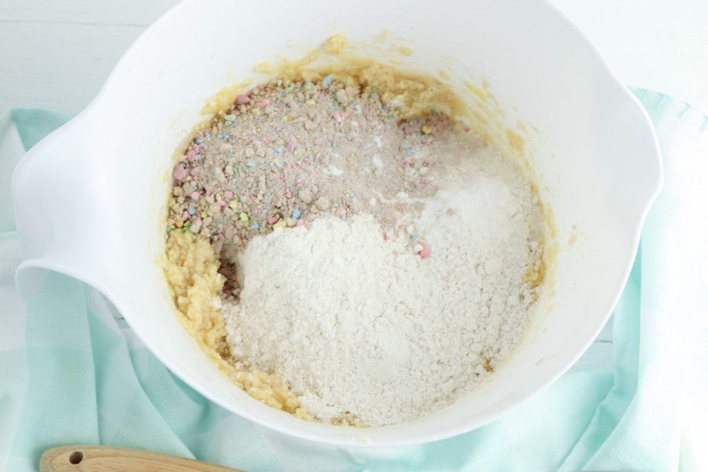 mix lucky charms cookies ingredients together